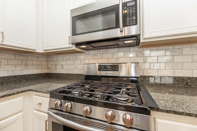 Building Photo - 3898 Center St