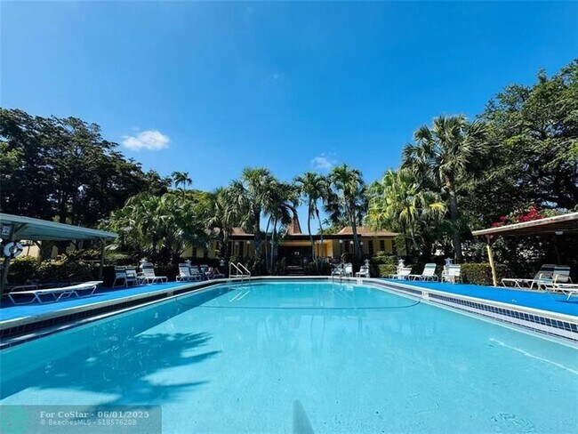 Building Photo - 5131 W Oakland Park Blvd