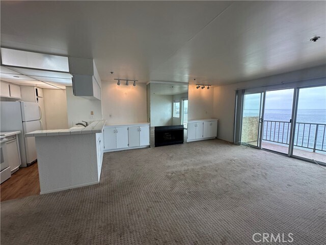 Building Photo - 555 Esplanade