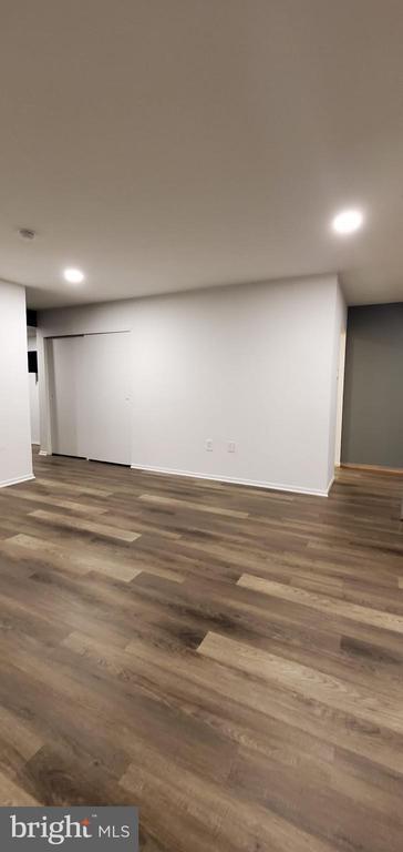 Building Photo - 707 Meadowview Ln