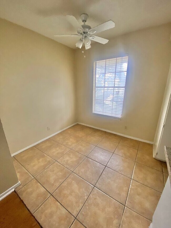 Building Photo - K002 - Pointe #61