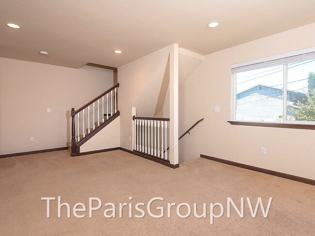 Building Photo - **PROPERTY LEASED** Spectacular Serene Lake 2012 TH – Great Location!