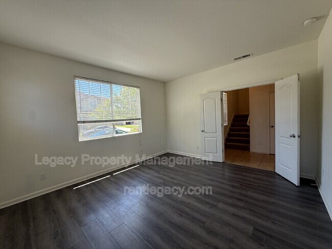 Building Photo - 1552 Bailey Dr