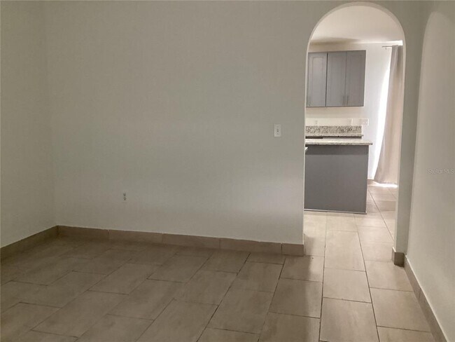 Building Photo - 974 Derbyshire Dr