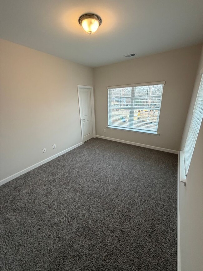 Building Photo - BRAND NEW TOWNHOMES AVALIABLE NOW