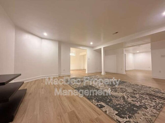 Building Photo - 10402 Laurel Ridge Way