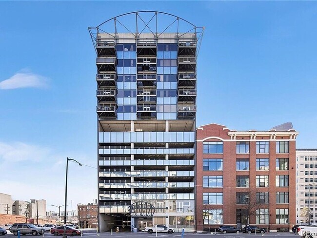 Building Photo - Beautifully Renovated Skyloft One-Bedroom — Available NOW!!