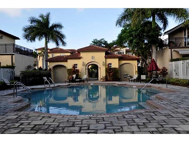 Building Photo - 105 Via Floresta Dr