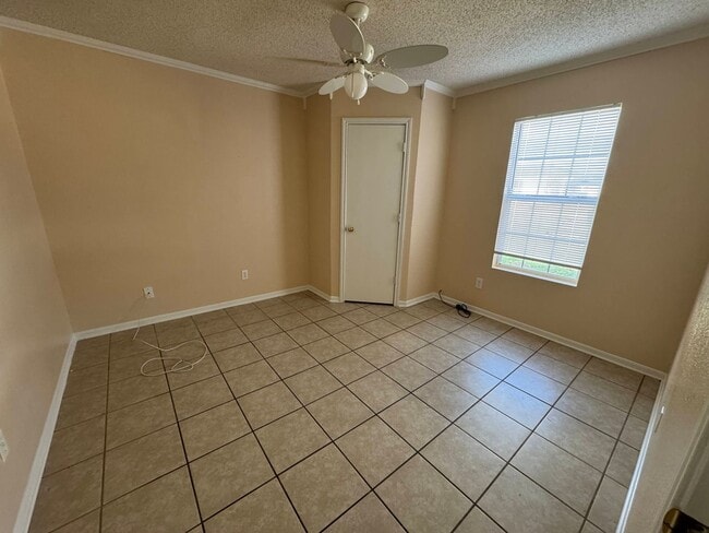 Building Photo - 4602 Hank Dr