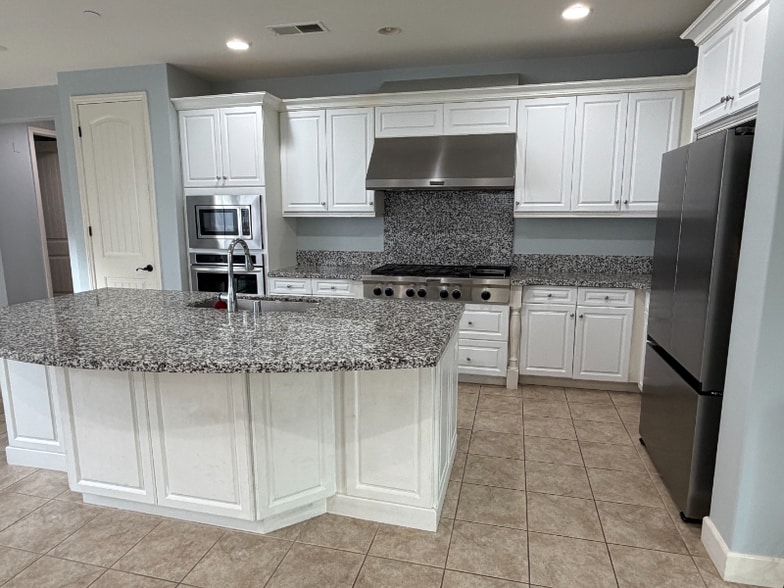 Building Photo - 161 Coyote Brush