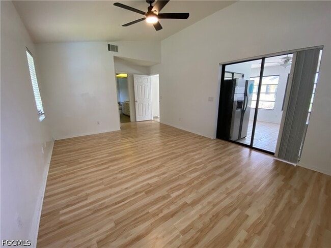 Building Photo - 1110 SW 15th Ave