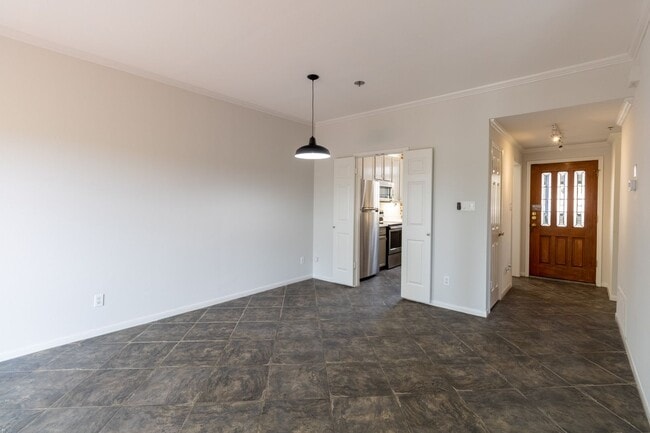 Building Photo - South Austin Gem: Cozy 2BR Home with Stunning Downtown Views, Minutes from Barton Creek Greenbelt!