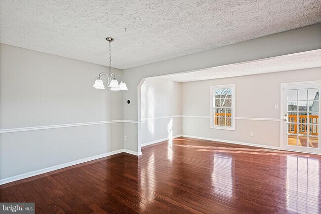 Building Photo - 5 Brantwood Ct