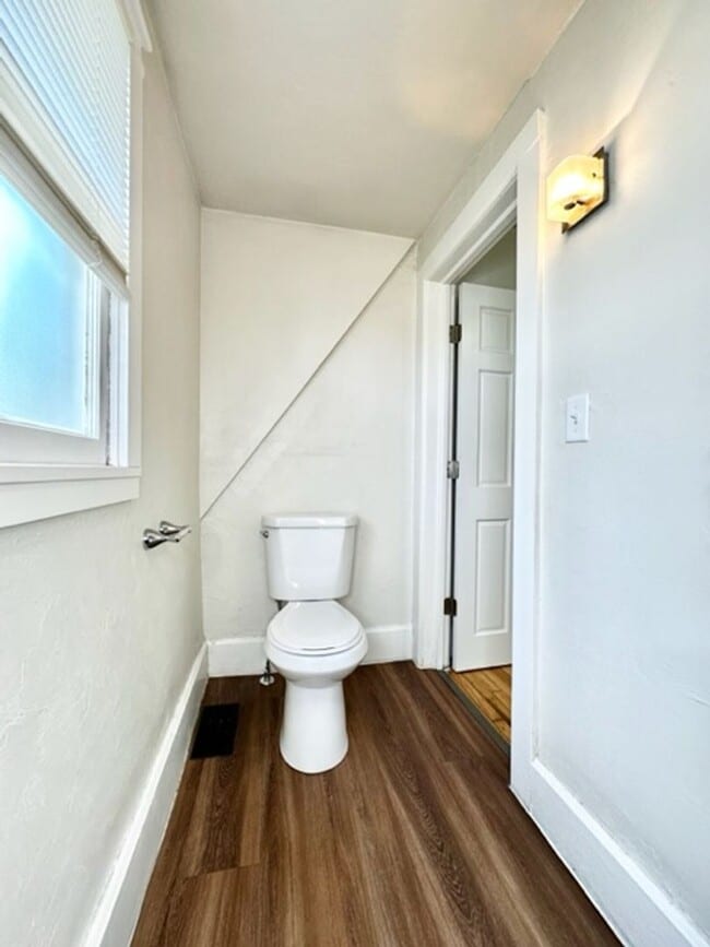 Building Photo - 1281 Elm St