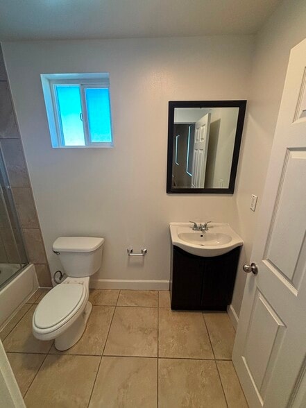 Building Photo - 426 W 109th Pl