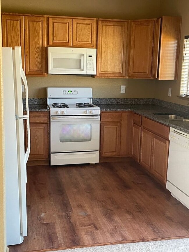 Building Photo - READY NOW!! ....Spacious Rancho San Rafael...