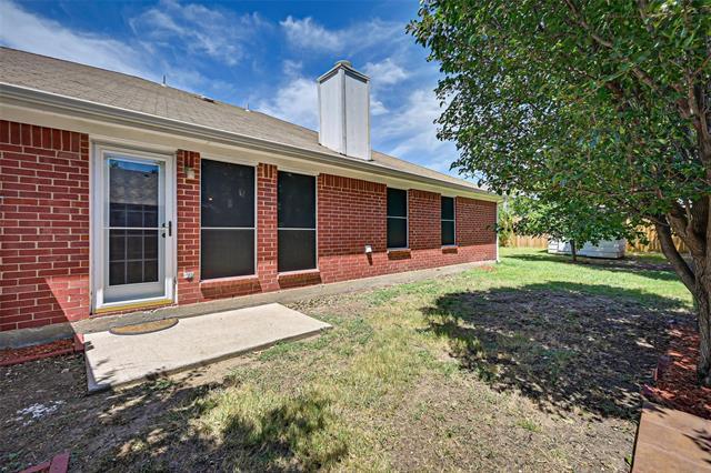 Building Photo - 907 Clear Creek Dr