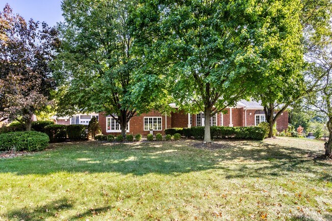 Building Photo - 9628 Summerlakes Dr