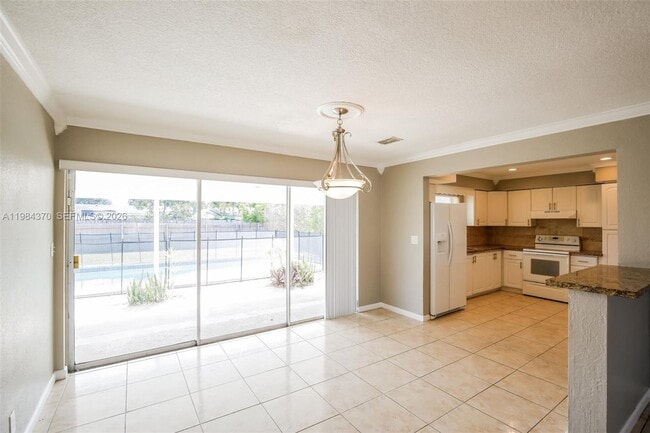 Building Photo - 4314 Taft St