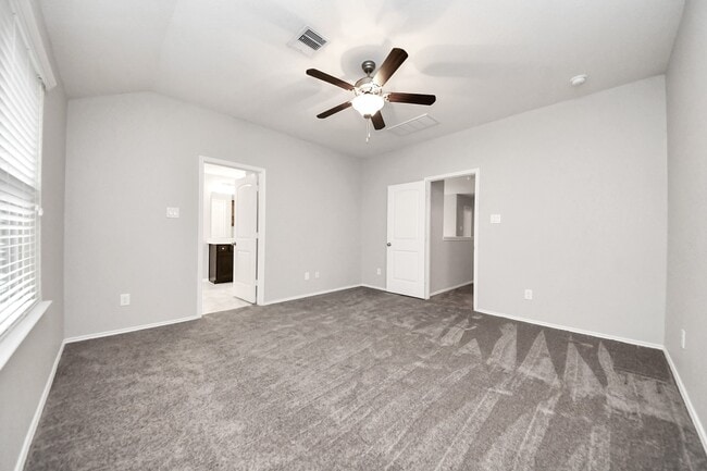 Building Photo - 16130 Beachside Pl