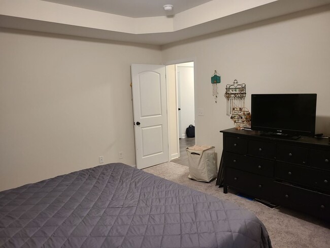 Building Photo - 3 Bedroom 2 Bath Home with Bonus - Osprey ...