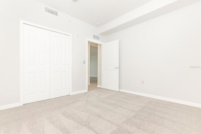 Building Photo - 12320 Wellen Golf St