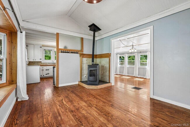 Building Photo - 59 Deer Trail S