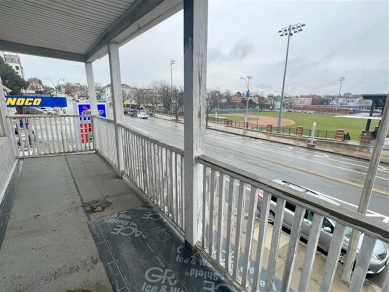 Building Photo - 543 Broadway