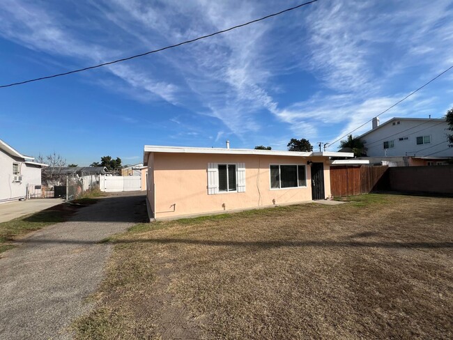 Building Photo - 2 Bedroom Cypress home available at great ...