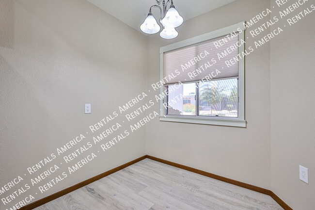 Building Photo - 13610 N 108th Dr