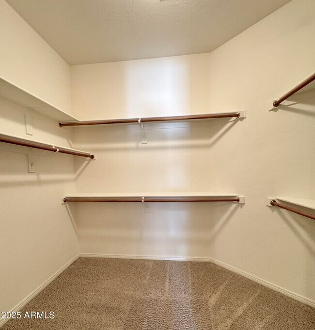 Building Photo - 7307 E Vaquero Dr