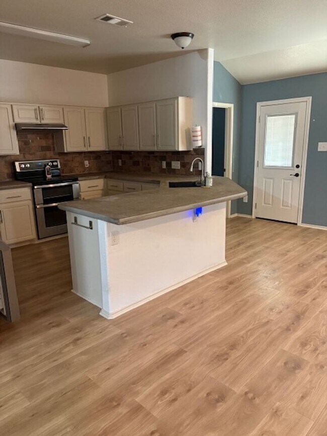 Building Photo - 3106 Alamocitos Creek Dr