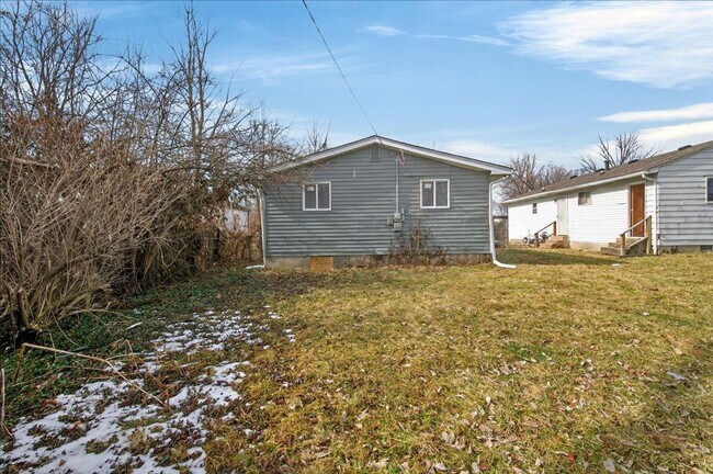 Building Photo - 3319 N Hawthorne Ln