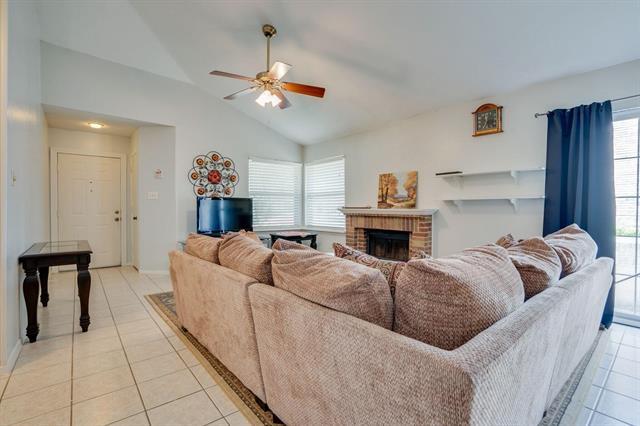 Building Photo - 625 Prairie Dell St