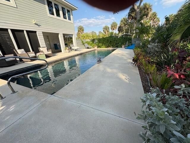 Building Photo - 385 W Cowles St