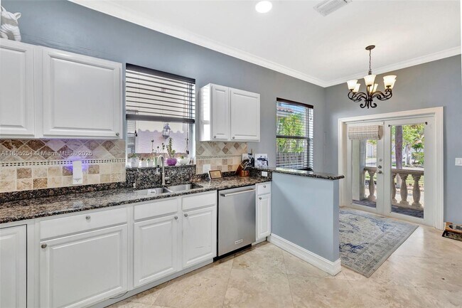 Building Photo - 853 SW 11th Ct