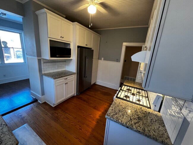 Building Photo - 2192 Nelson Ave