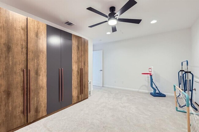 Building Photo - 1209 Brasano Pl