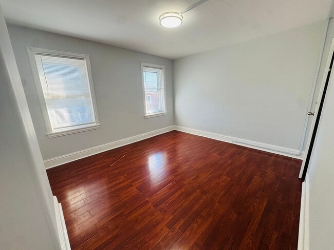 Building Photo - Newly Remodeled 2bd/1 House with Private R...