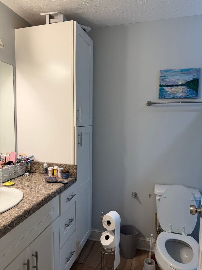 Building Photo - 513 Greentree Terrace