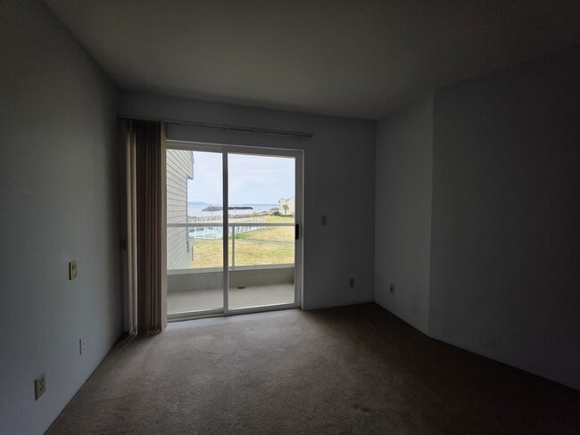 Building Photo - 1728 Edwards Dr