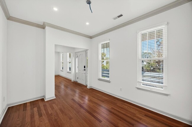 Building Photo - 1353 Black River Dr