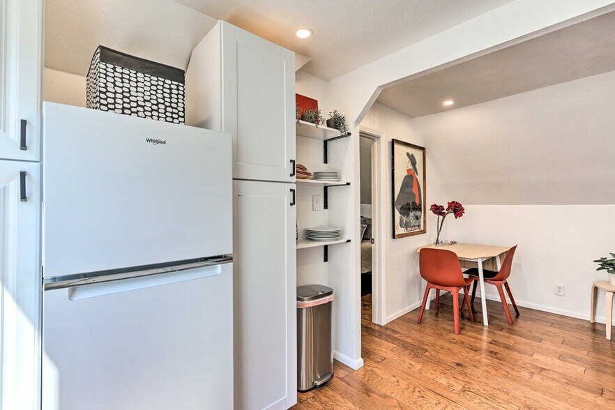 Building Photo - 420 Elati St