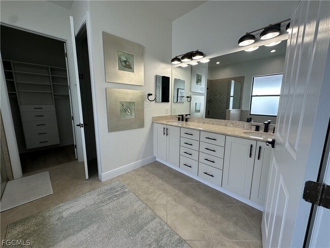 Building Photo - 12454 Kentwood Ave