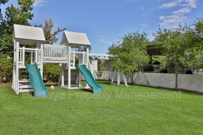 Building Photo - 2672 E Mesquite St