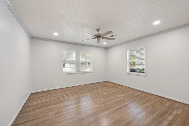 Building Photo - 855 Judiway St