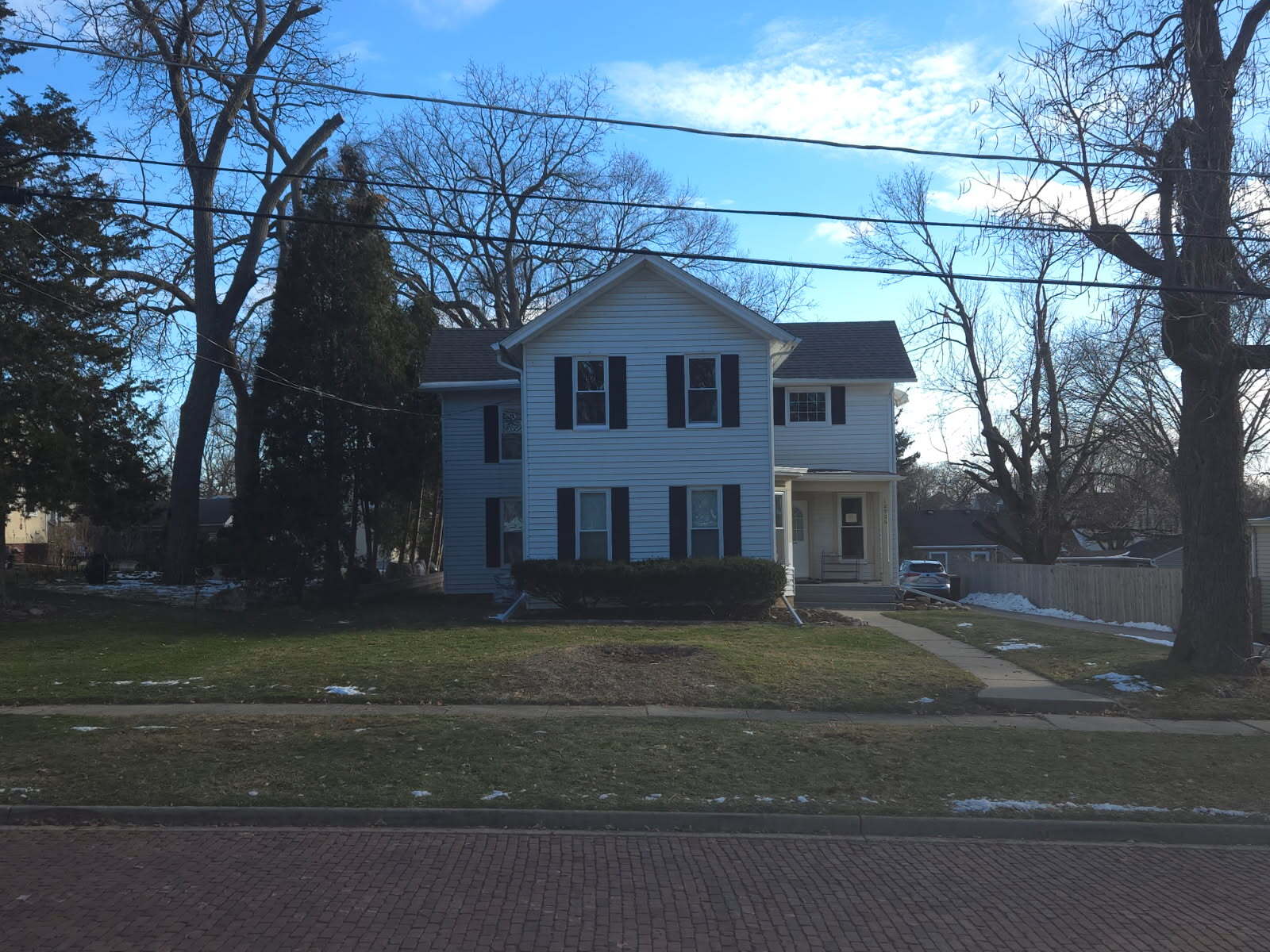 Building Photo - 10906 N Woodstock St