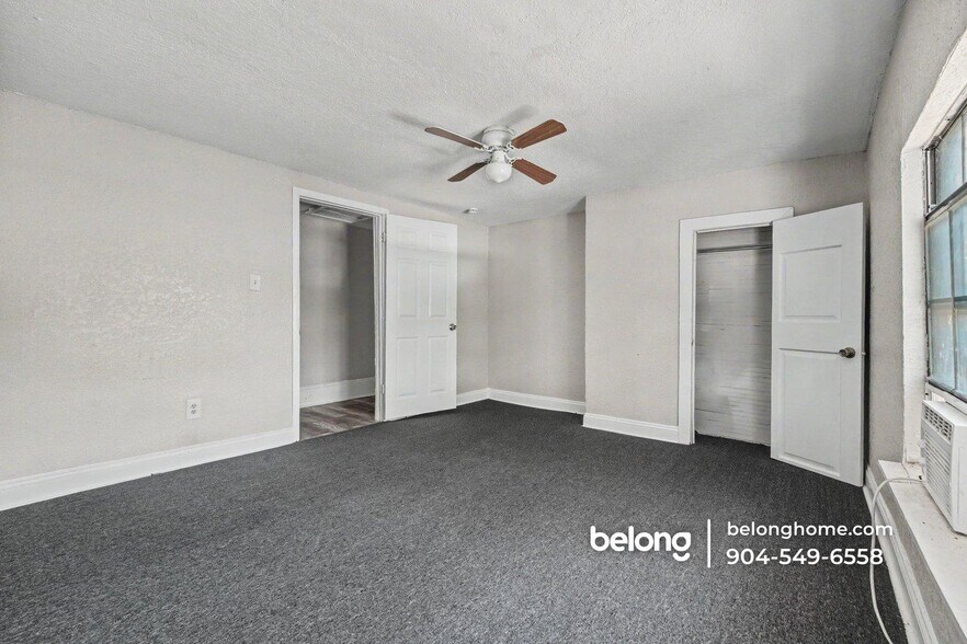 Building Photo - 1131 Grothe St