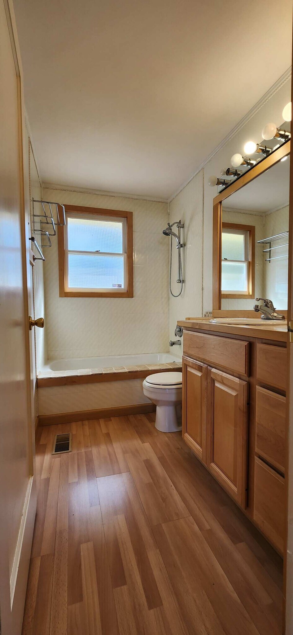 Building Photo - 1013 N 33rd Pl