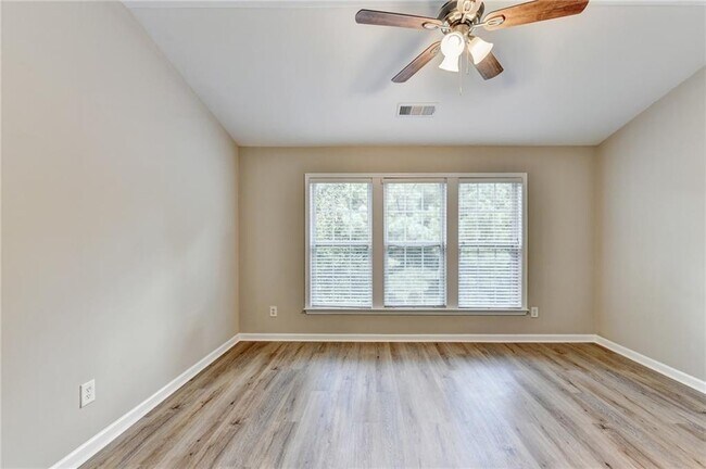 Building Photo - 4005 Edgecomb Dr